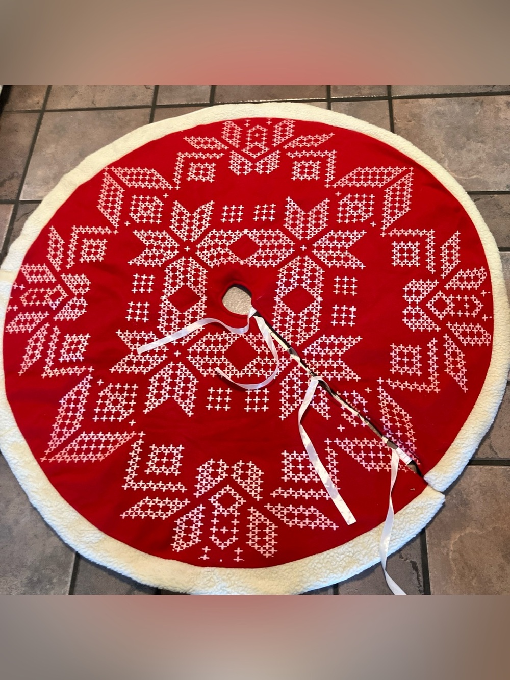 Red Snowflake Knit Holiday Tree Skirt with White Trim